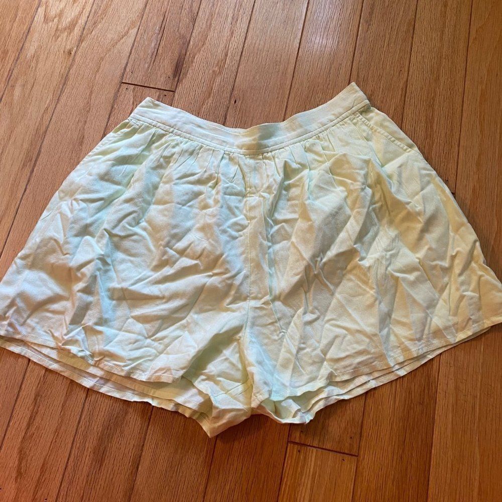 NWOT BP lime green elastic waist spring light weight shorts size small
